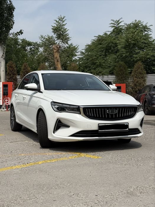 Geely sedan 2023 vs gentra