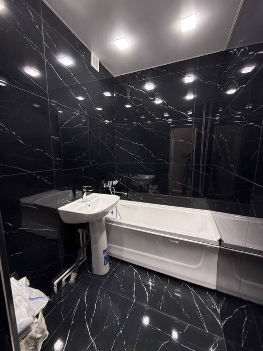 ПРОДАЁТСЯ 2/2/5- Евроремонт новый, Ялангач. Экобазар 74990!