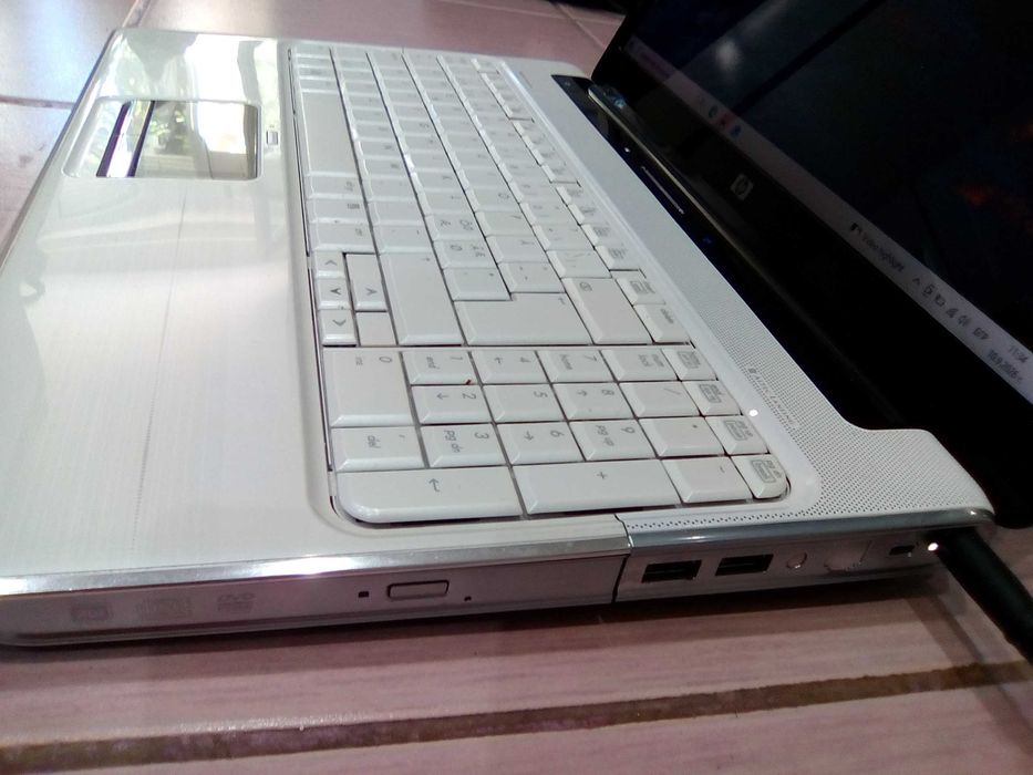 Лаптоп HP Pavilion dv6 Entertainment PC - два процесора
