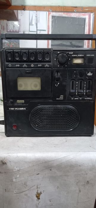 Кассетный магнитофон,КАРПАТЫ-205