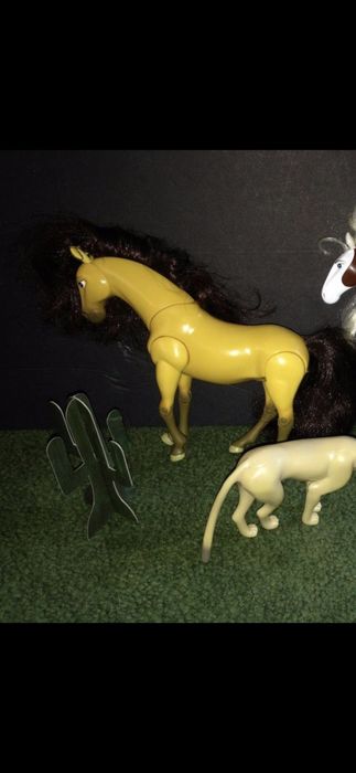 Caut figurina Spirit