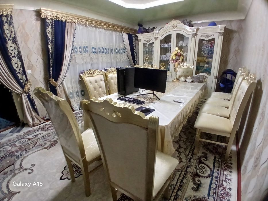 Internat hovli uy sotiladi 5.10 sotix 8hona