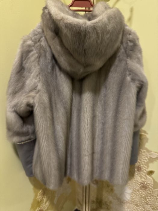 Haina de blana de vizon gri