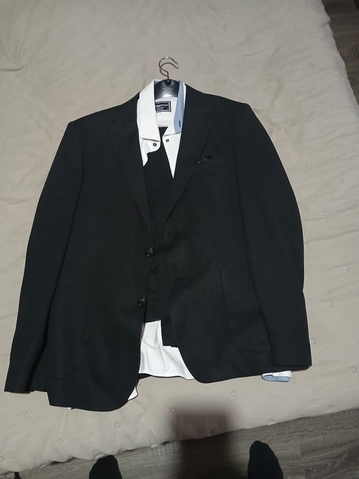 Костюм за абитуриентски бал