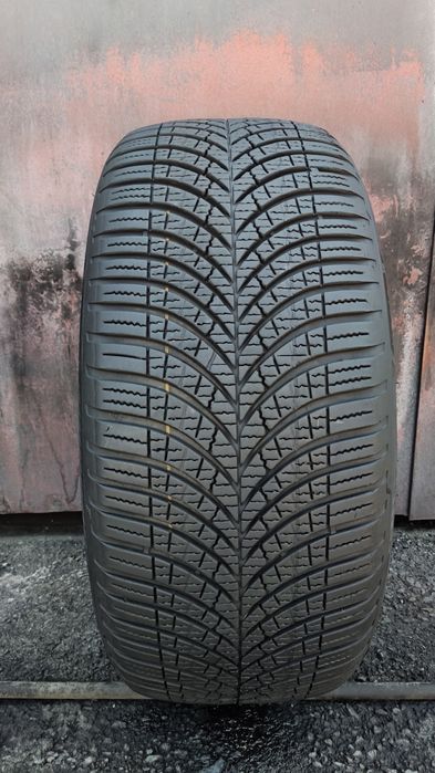 1брой всесезонна гума 225/50/17 GoodYear Vector 4 Season