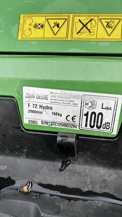 Tractoras pentru gazon