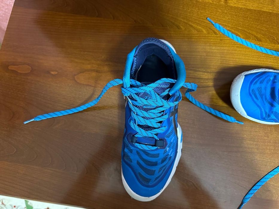 Волебольные кросовки