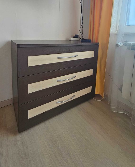 Трикрилен гардероб за спалня/детска стая