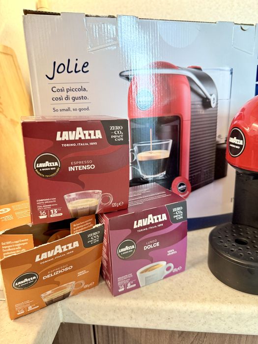 Кафе машина с капсули LAVAZZA A MODO mio Jolie