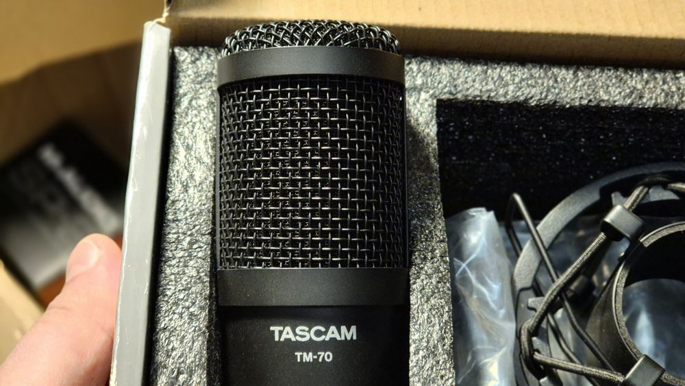Microfon dinamic podcast - TASCAM TM-70