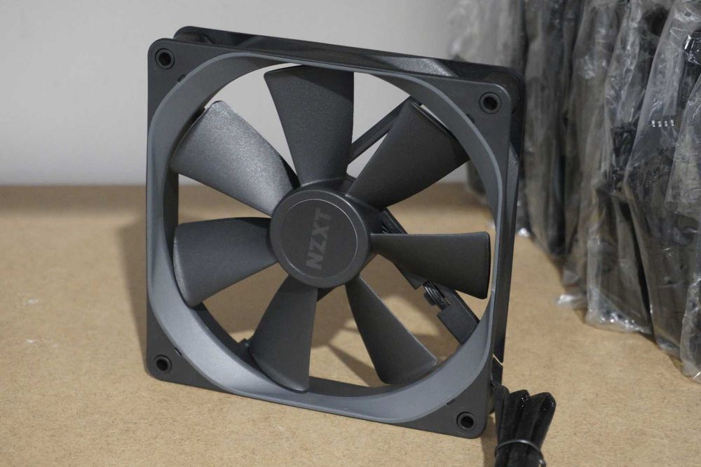 НОВ 140mm вентилатор case fan NZXT RF-AP140-FP / 4pin / up to 1800rpm