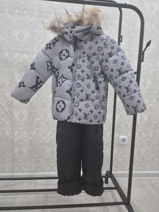 Детские зимние костюмы.