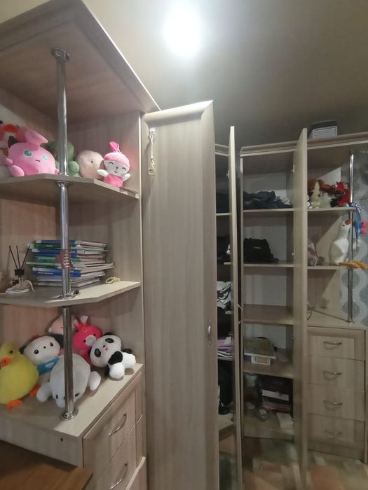 Продам угловой шкаф