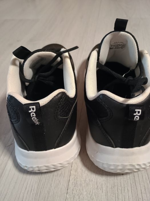 Маратонки Reebok 37,5