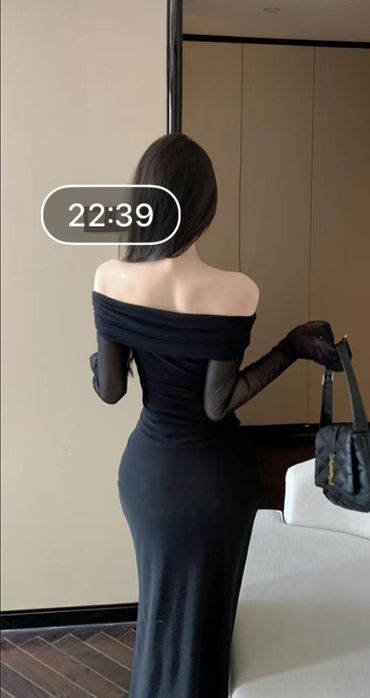 Платья новая размер 42.44