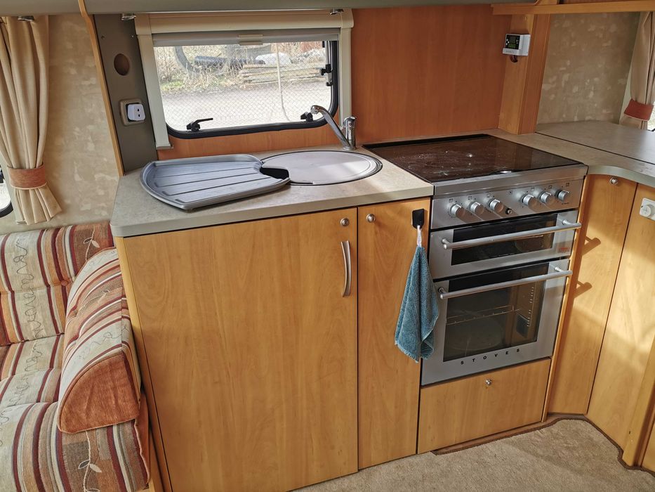 Каравана SWIFT ARCHWAY HARTWELL 2008 – ПРЕМИУМ КАРАВАНА, ОБОРУД