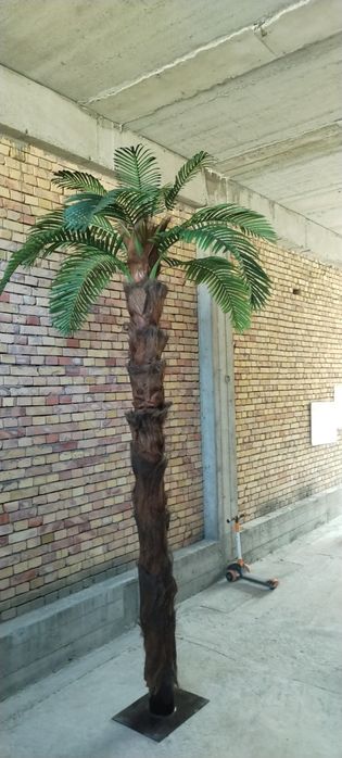 Пальма искуствини