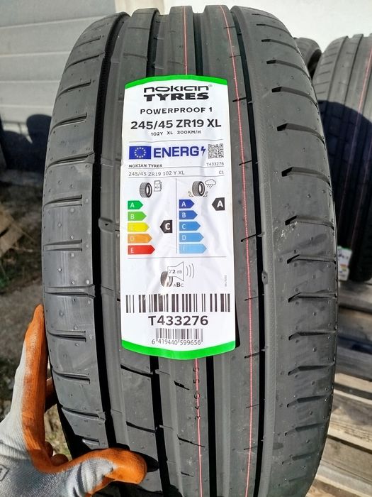 245/45/19 Нокиан ДОТ 2023 г - Чисто Нови
