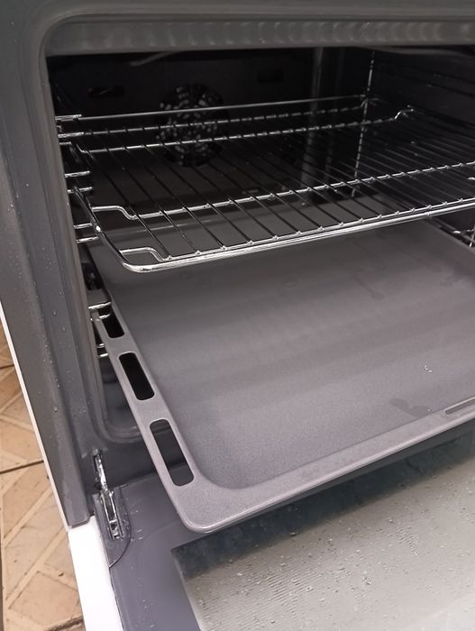 Като нова свободно стояща печка Бош Bosch с 2 години гаранция!