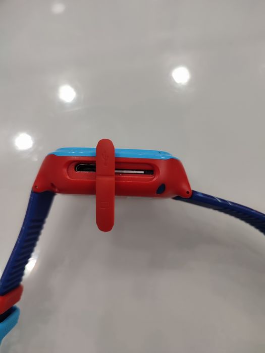 Часы-телефон GPS