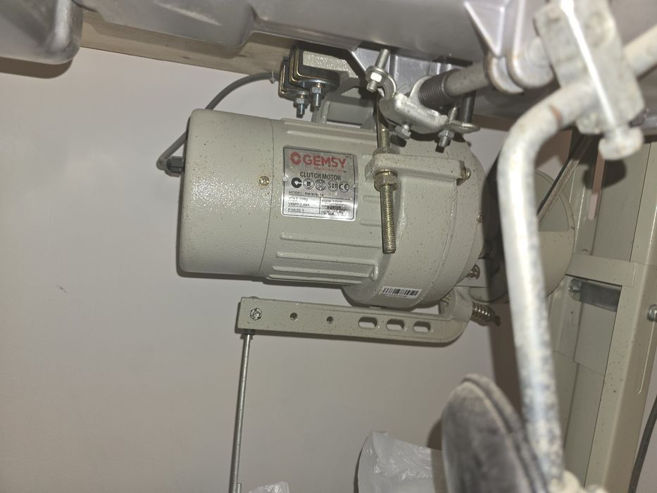 Швейный машина продам