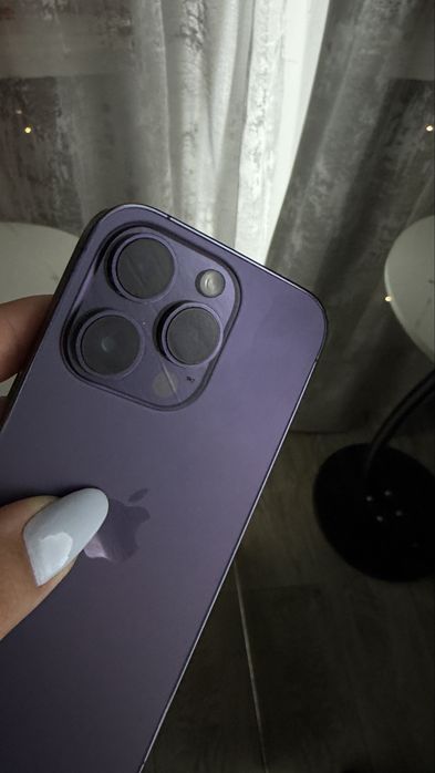 Iphone 14 pro purple