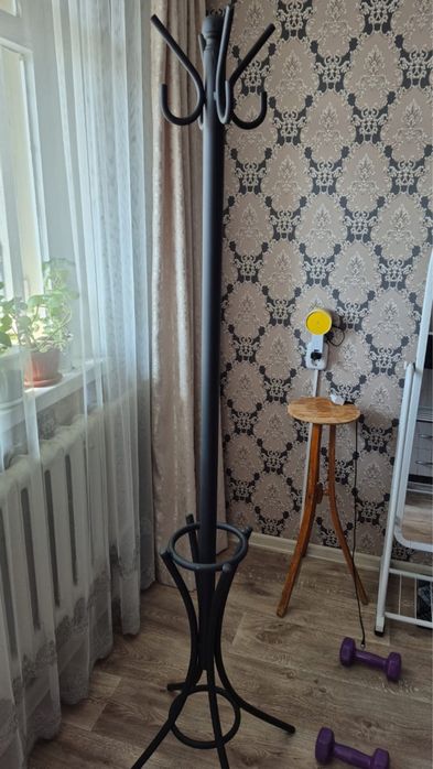 Вешалка напольная