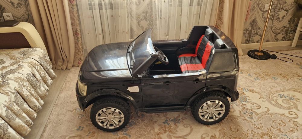 большая игрушечная машина