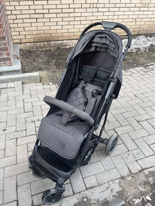 Продается коляска Skillmax прогулочная