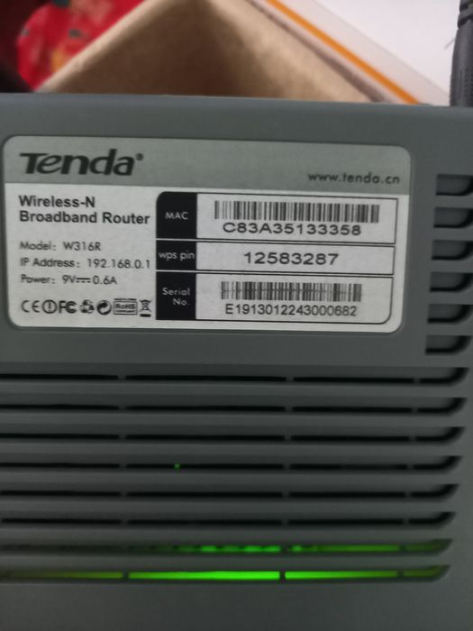 Vând router TENDA