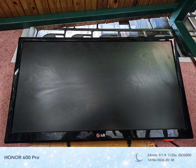 Телевизор LG.  .