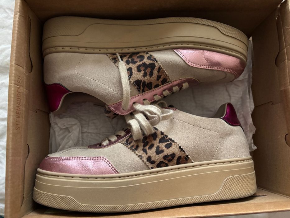 Сандали и кецове tommy hilfiger, steve madden, guess