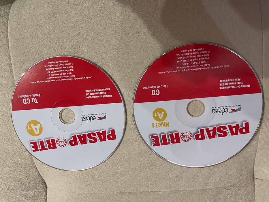 Учебник и тетрадка Pasaporte A1