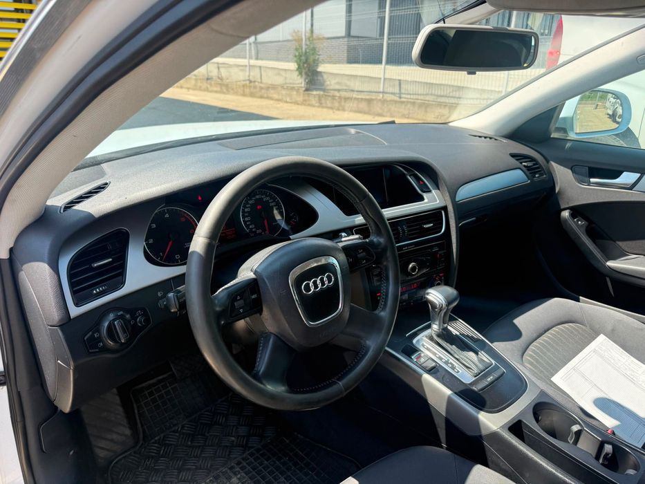 Dezmembrez Aud a4 b8 2009 alb 2.0 tdi CAGA, cutie automata LLA volan stanga