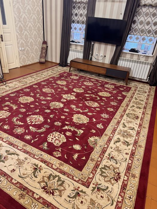 Продаётся ковёр и две дорожки