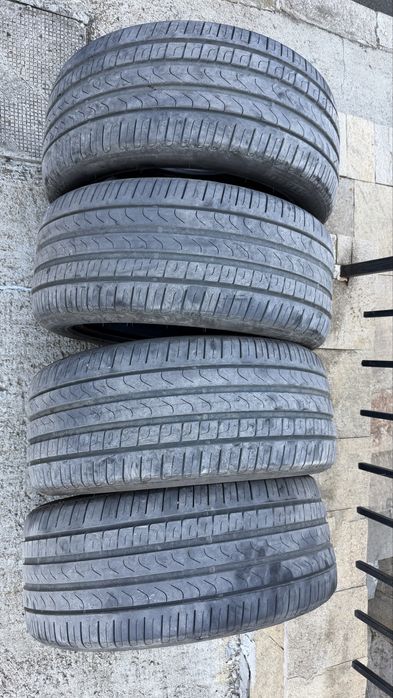 245/45/17 летни гуми в добро състояние  Pireli