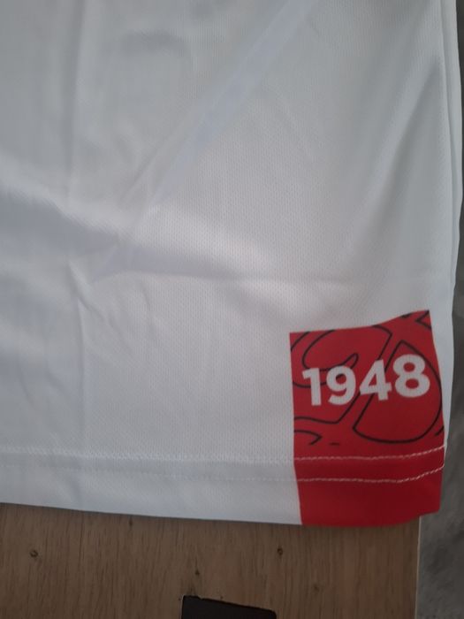 Tricou de colectie Dinamo, pentru suporteri sau colectionari.