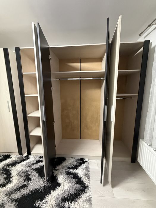 Dulapuri dressing 3 uși și 4 uși, stare foarte bună – Dumbrăvița