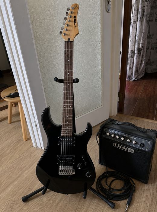 Kit complet Chitară electrică Yamaha ERG121 (+husă) + amplificator Line 6 Spider IV 15 + căști jack