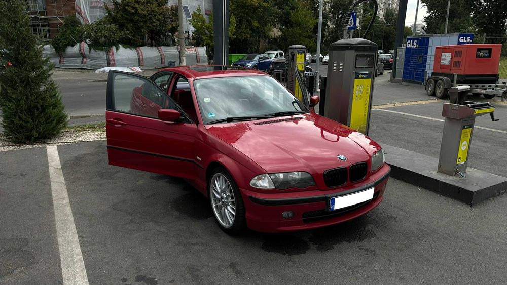 BMW E46 328i Sedan M-Tech 1