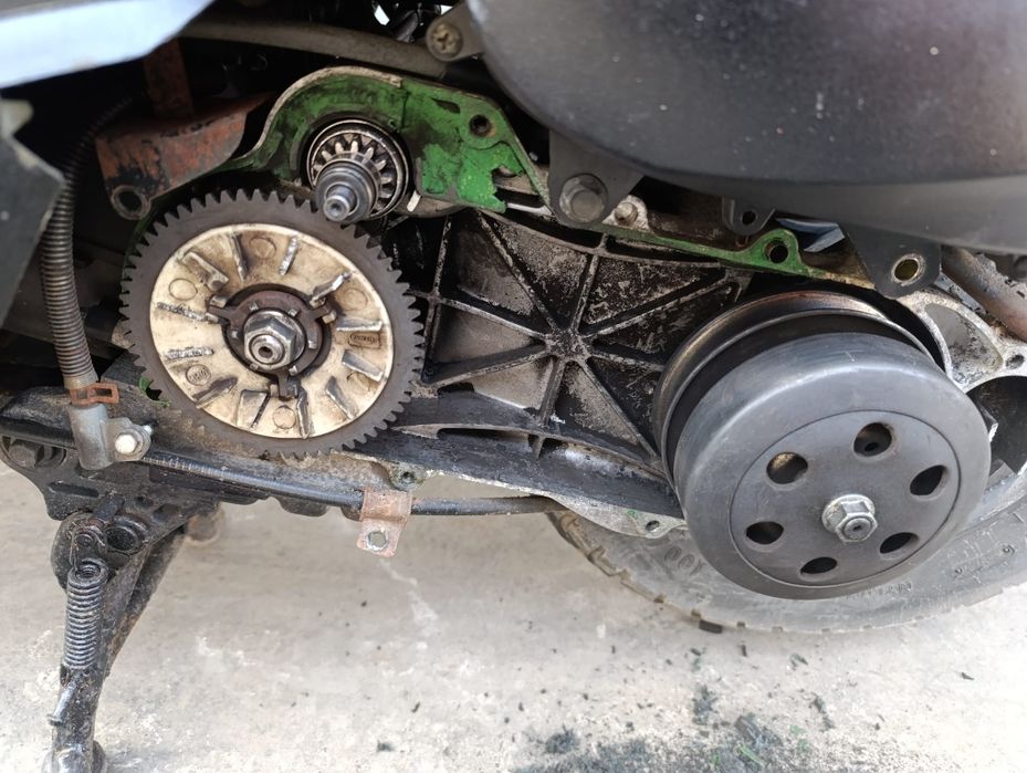 • Reparații : MOTO / ATV / SCUTERE / ETC