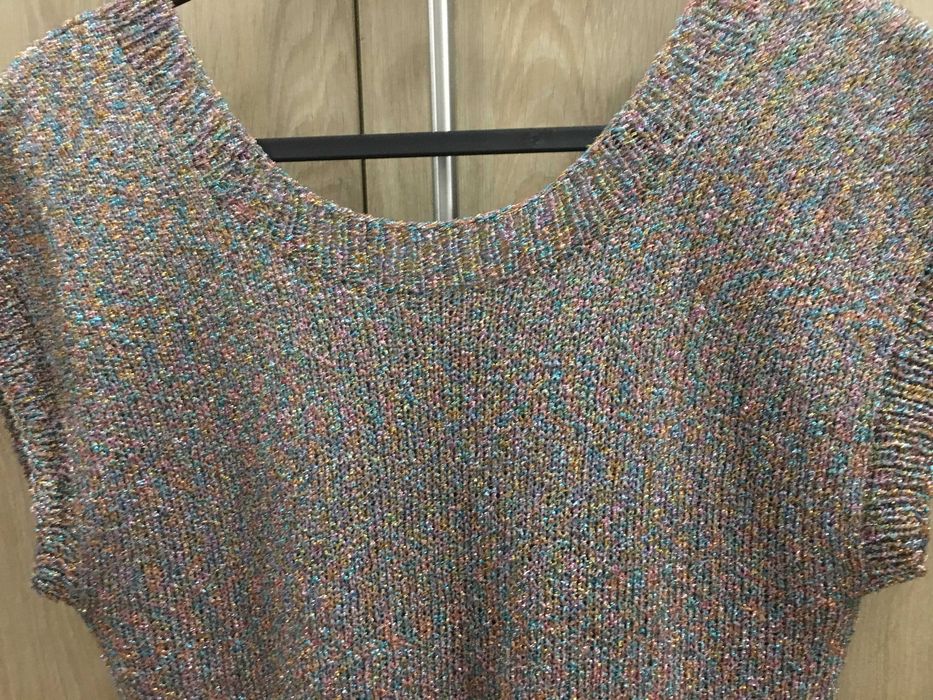 Продавам блестяш топ  от лъскава френска прежда -35 лв