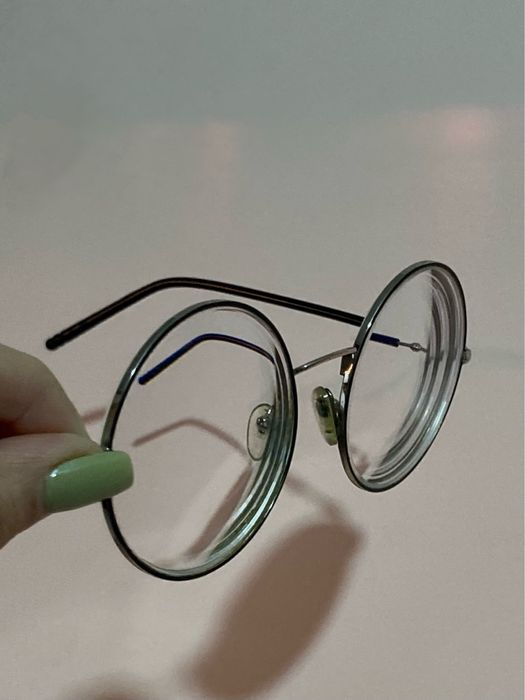 Очки оптические. Оправа со стеклами, можно поменять.