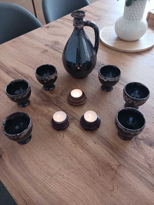 Сервиз за вино от седемдесетте плюс 3 броя свещници