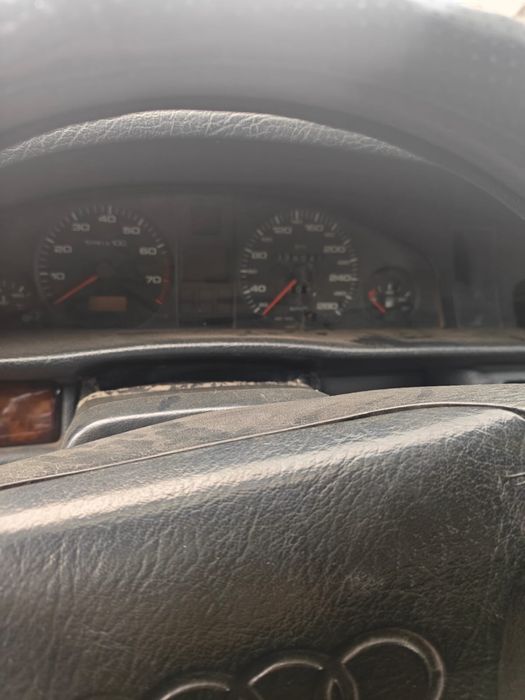 Продам машину ауди 100
