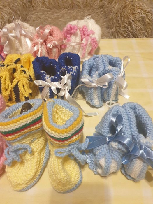Плетени детски терлици в различни цветове