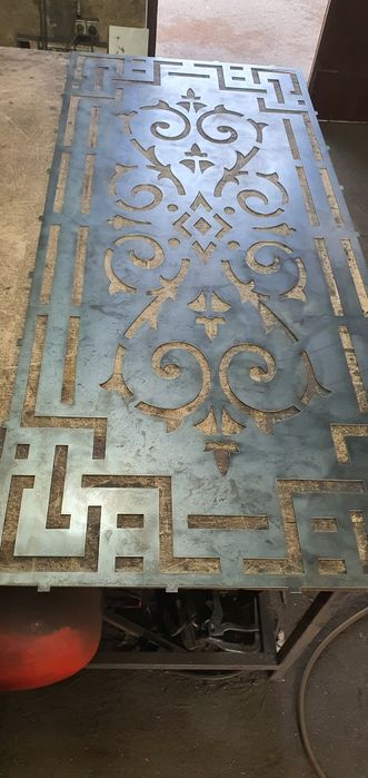 Decupare tablă traforată CNC pentru porți și garduri