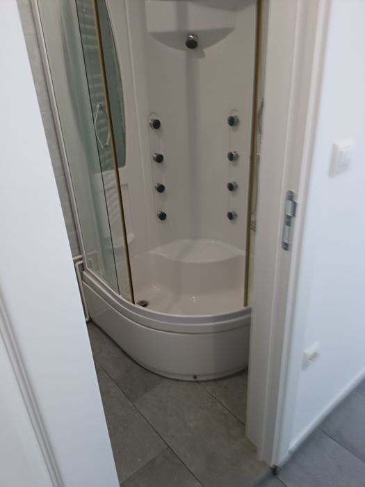 Vând apartament,2 camere , semidecomandat 30mp ,zona Dealurilor Florilor,parter inalt, 52500€ negociabil