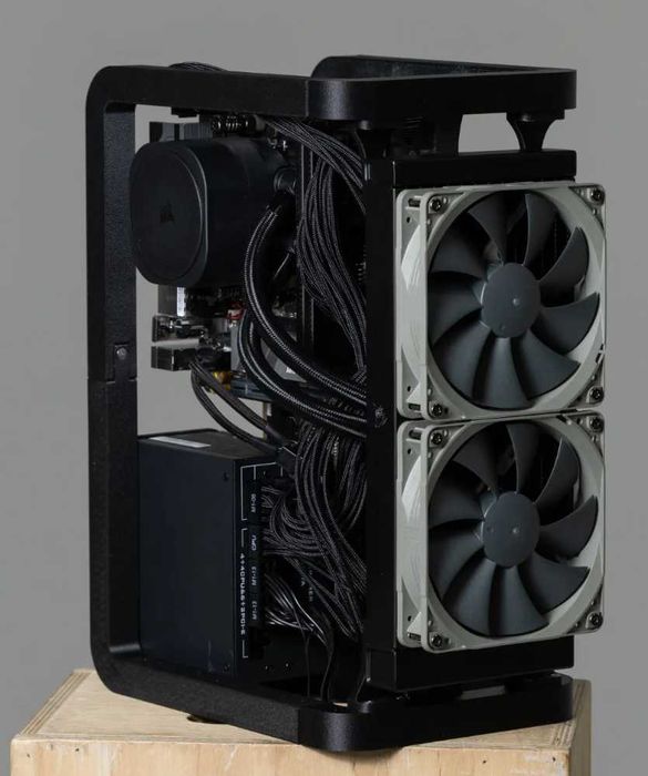 Carcasa PC Mini ITX - SFX - Radiator 240mm - GPU 3 Slot