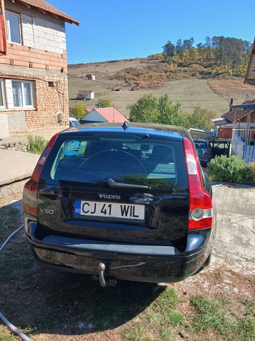 Vând VOLVO V50 .
